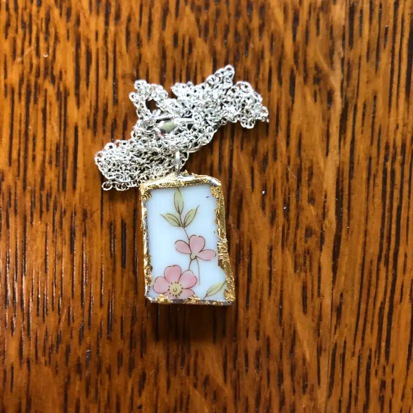 Oodelally Shop Broken Pottery Artisan Made Pendant Style House Rose Garden Made In Japan Plate Handcrafted Necklace 1in x 7/8in