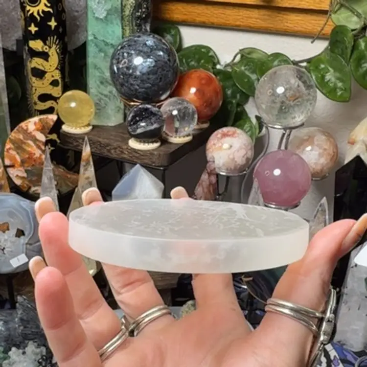 Selenite Plate Round Sm