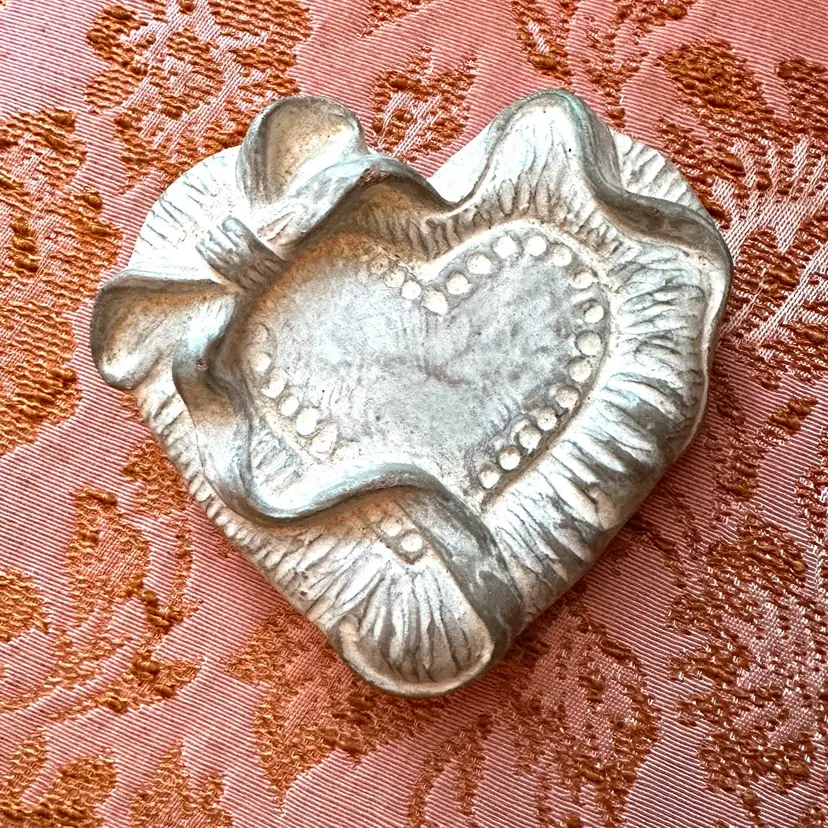 Vintage Isabel Bloom Signed 1997 Heart Shape Cement Paperweight seems Rare Htf 5”