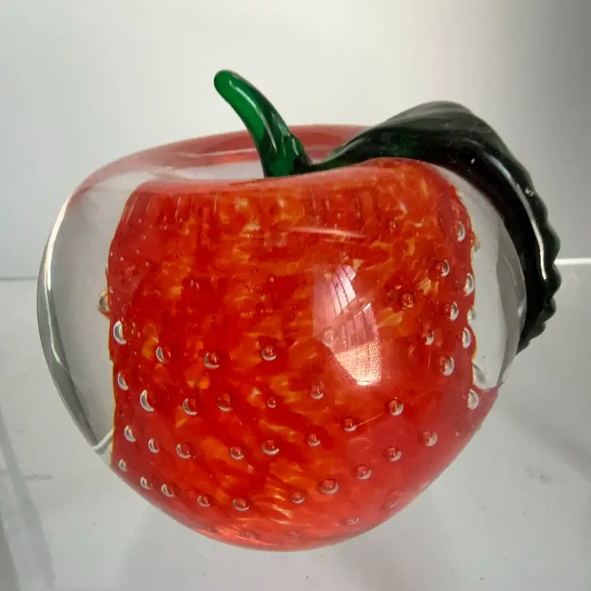 Lenox Apple 🍎 Controlled Bubble Art Glass Paperweight 3”