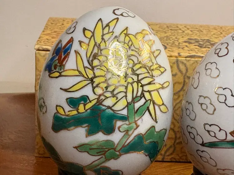 Vintage Lot of Four Asian Porcelain Hand Painted Eggs With Stands