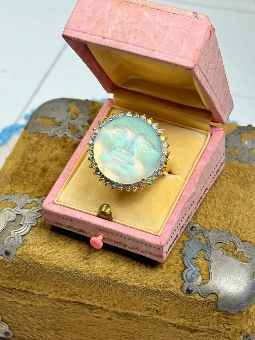 Stunning Kirk’s Folly Celestial Moon Ring
Size 10