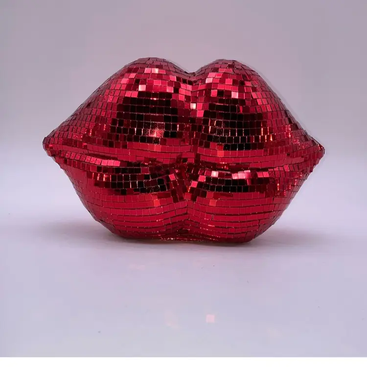 Mirrored Red Kissy Lips 👄 Pucker Up Mistletoe