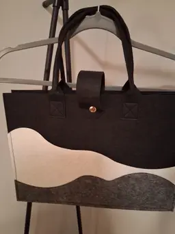 Wave Pattern Felt Tote