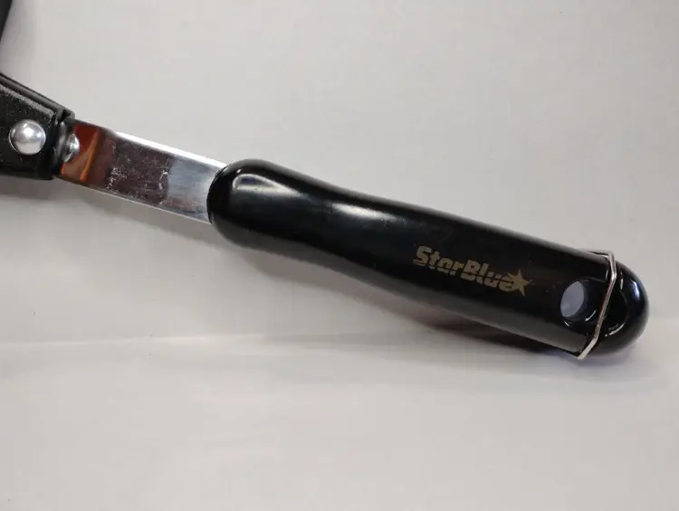 StarBlue Iron Bubble Waffle Maker Skillet