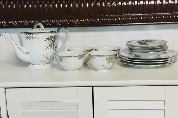 13pc Kutani China Silver Bamboo Hand-painted Japan Teapot Set for 4