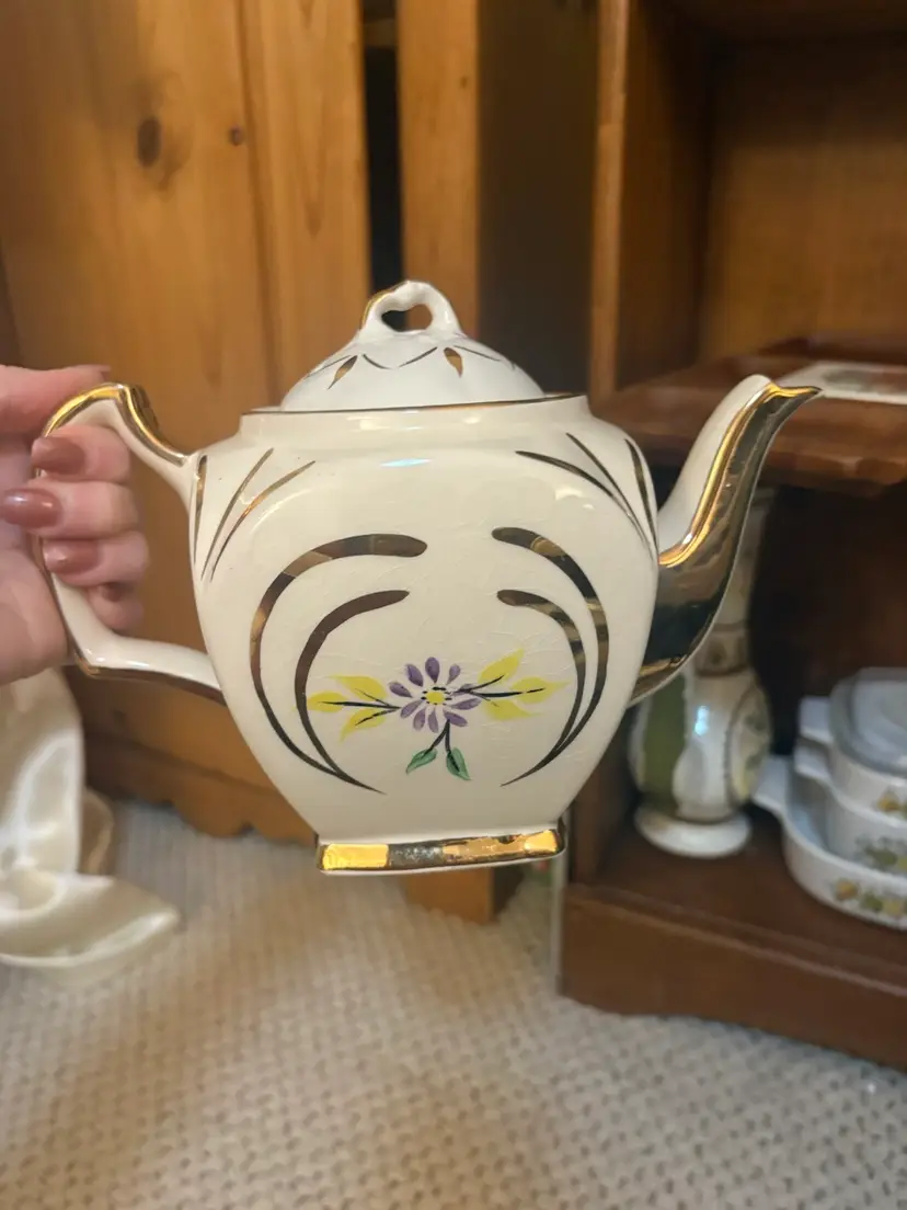 Abbey England Teapot