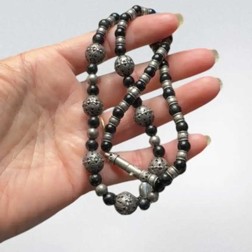 Unique Sterling Silver Onyx Bead Filigree Necklace Unusual Rotating Clasp 18” 37g