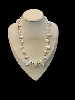 Mother of Pearl Necklace Single Strand Platinum Clasp (tested) 15”