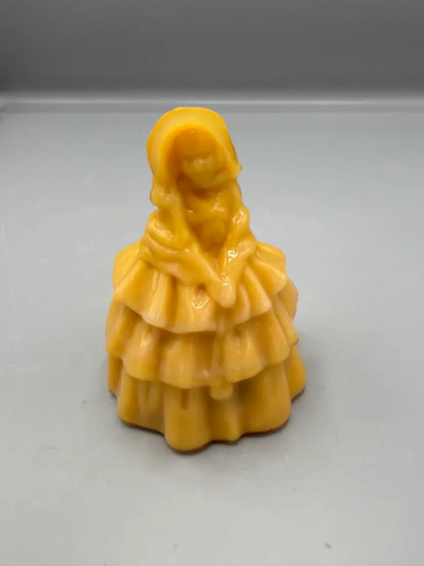 Vintage Boyd glass figurine  "Louise" Orange