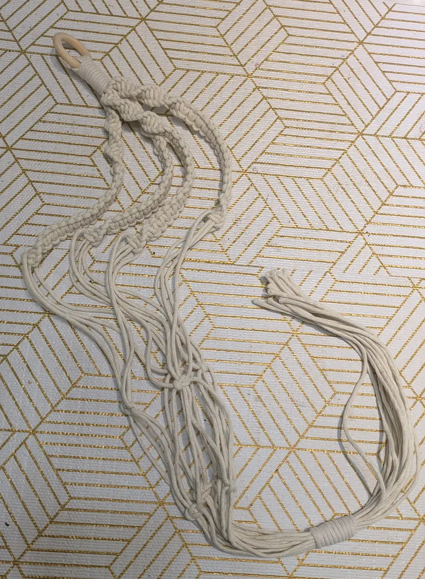 Macrame 3-ft planter white cotton