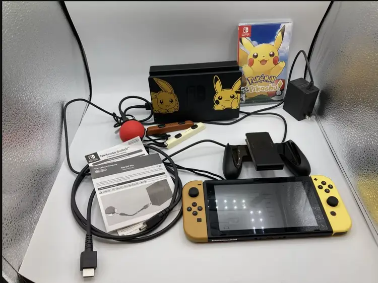 Rare limited edition Nintendo Switch Pikachu & Eevee Pokémon Let's Go, Pikachu!