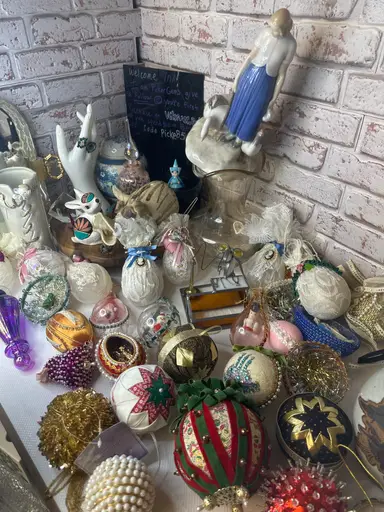 Pop-Up Christmas Ornaments Also Stuff