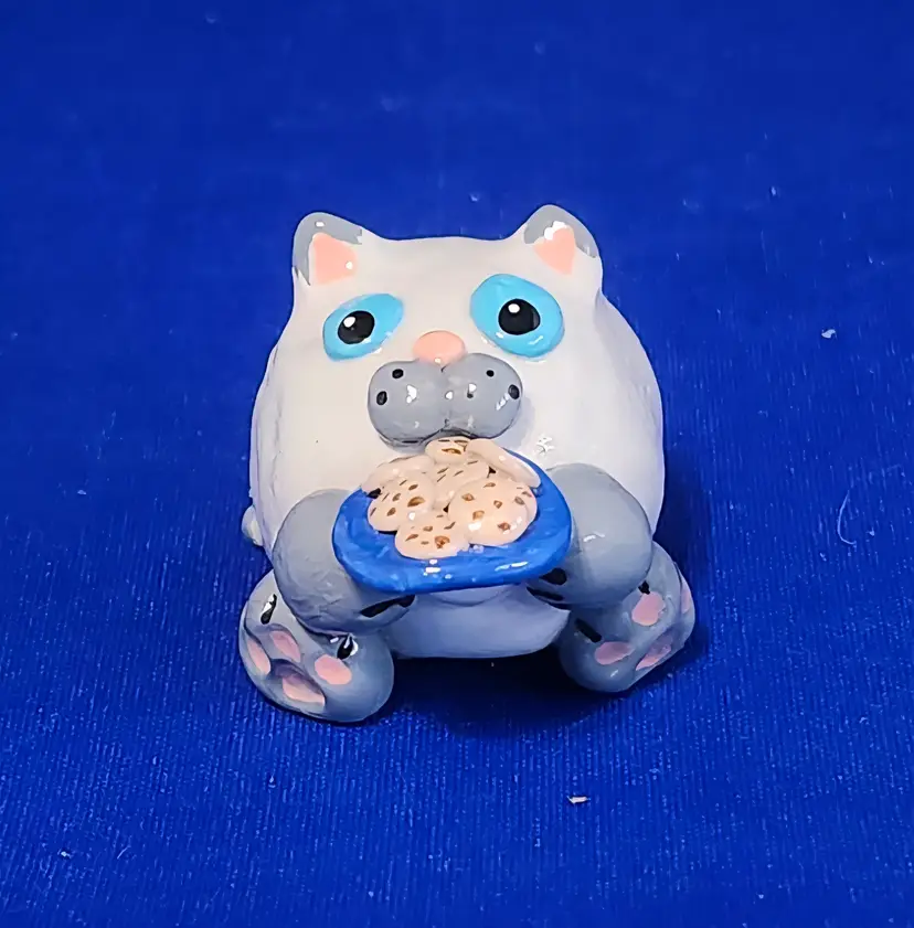 Shirley's Cats - Grey Cat with Plate of Cookies