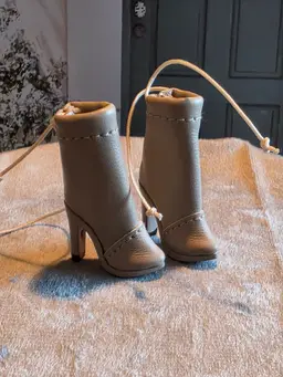 Minibrand boots