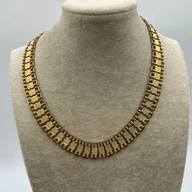 #J30 - Vintage Turn-A-Bout Reversible Gold Tone Necklace