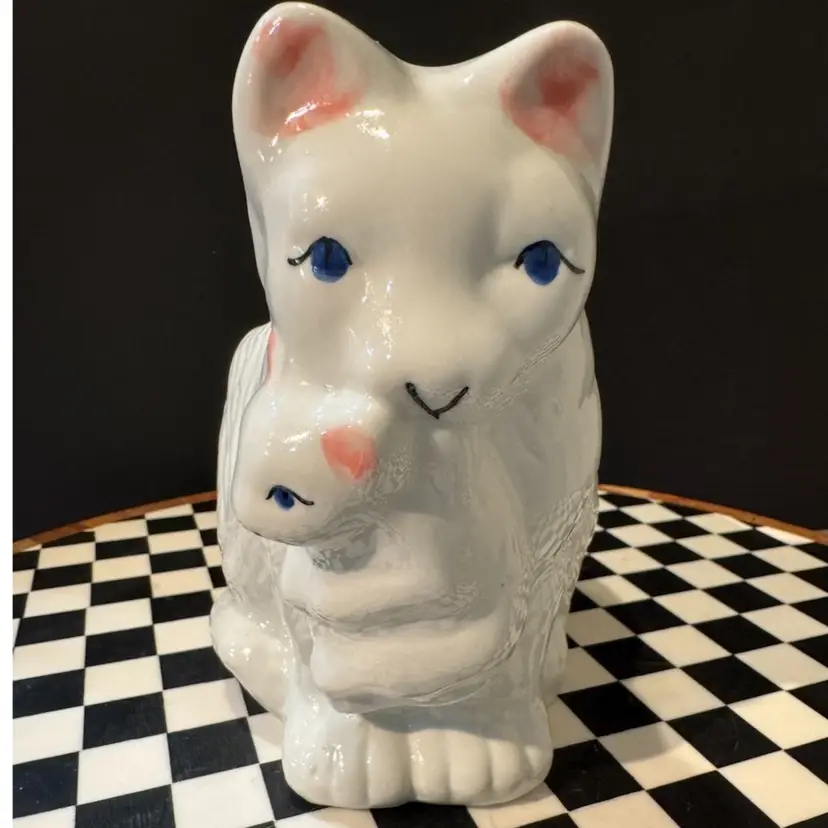 Vintage White Mama Cat With Kitten Planter