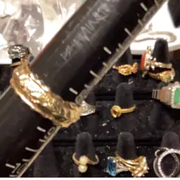 Band Ring Gold toned