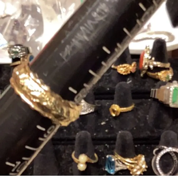 Band Ring Gold toned