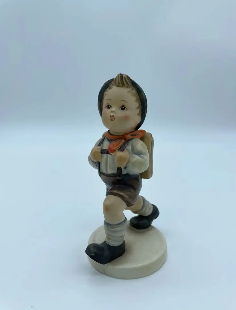 Vintage Goebel HUMMEL Figurine "SCHOOL BOY" HUM84 -  4" TMK2