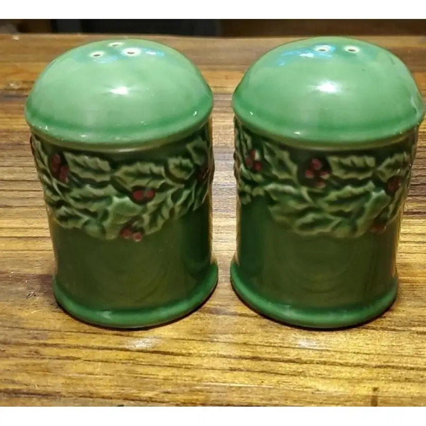 Garden Ridge Holiday Holly Berry Salt and Pepper Shakers
