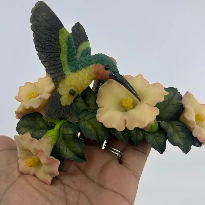 Crossroads  Hummingbird Ceramic Corner Cabinet Sitter