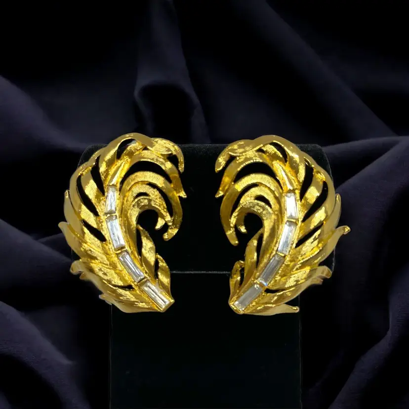 Vintage Trifari Feather Plume Rhinestone Earrings Gold & Baguette Clip On