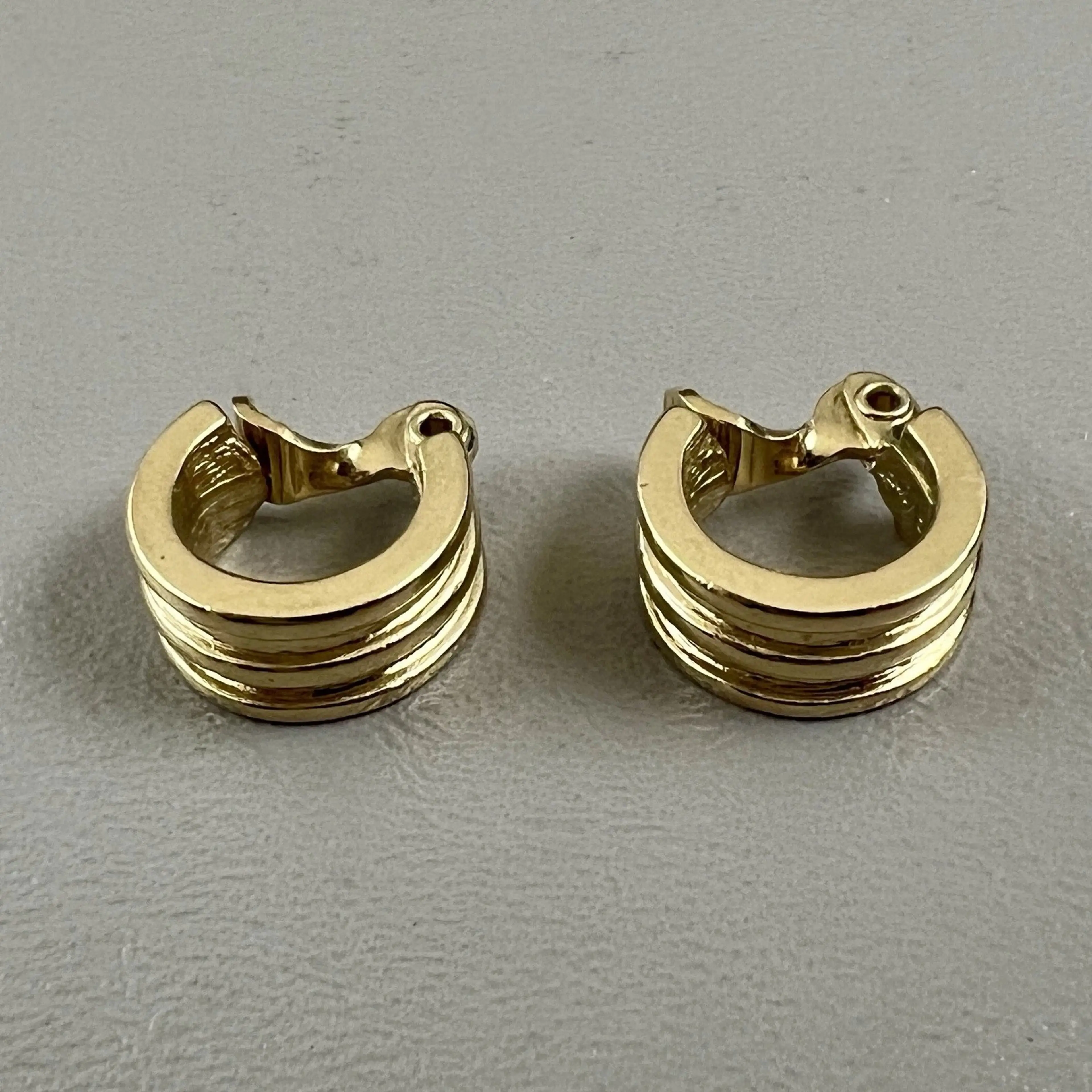 Image 2 of 6