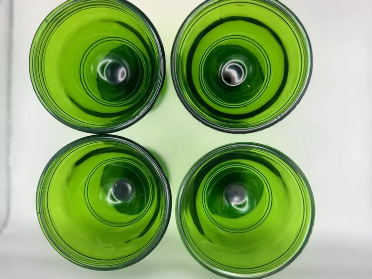 Set Of 4 THT 2004 Emerald Green Stemmed Sherbet Cups Approx 5”