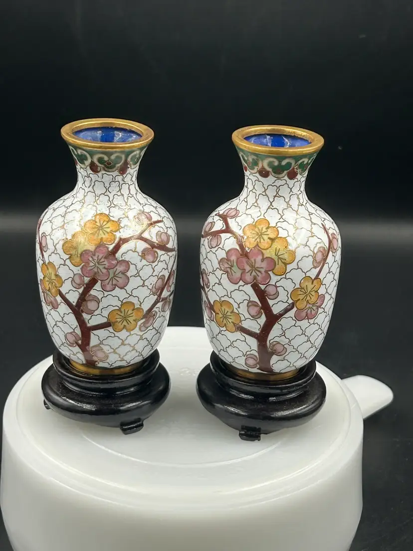 2 Small White Cloisonne’ Vases , Pink And Yellow Floral Design With Wood Stands