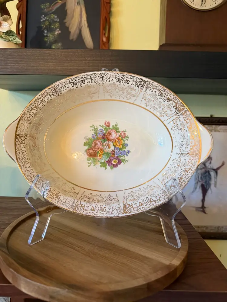 Vintage Floral Oval Serving Bowl with Gold Filigree Trim – Made in England – Romantic Cottagecore Tableware – Shabby Chic Dining