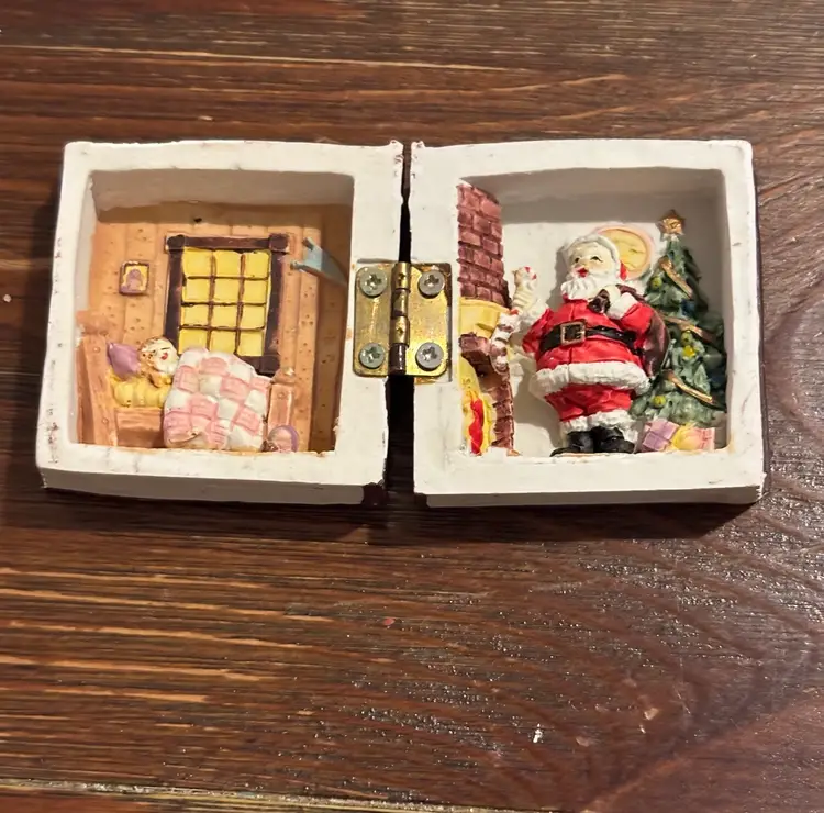 Vintage Hidden Scene Inside Midwest Cannon Falls “Twas The Night Before Christmas” Book 2”x 2”