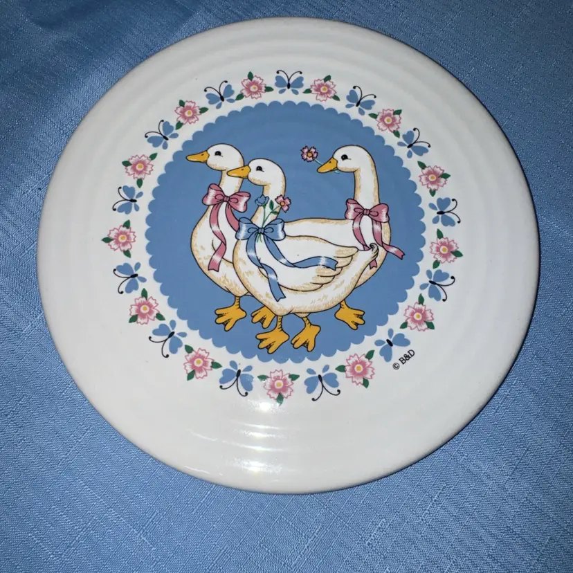 B&D Ribbon Geese Treasure Craft Trivet USA Ceramic 8 3/8”