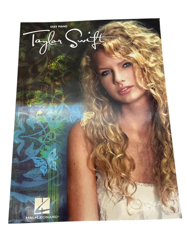 Taylor Swift Easy Piano Songbook Hal Leonard HL00307061, 79pp ISBN 9781423478423