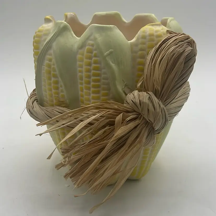 Studio, nova corn vase with corn husk bow