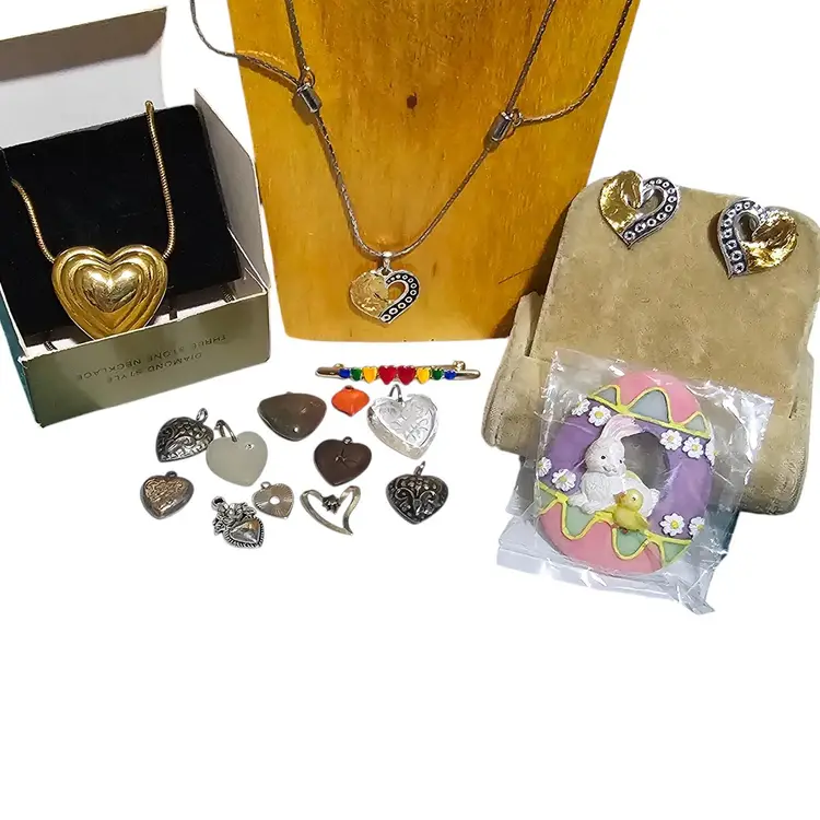 Valentine Sellers Lot!!! 2 Necklaces 2 Pins 1 Stud Earrings And 11 Lose Pendents!!!