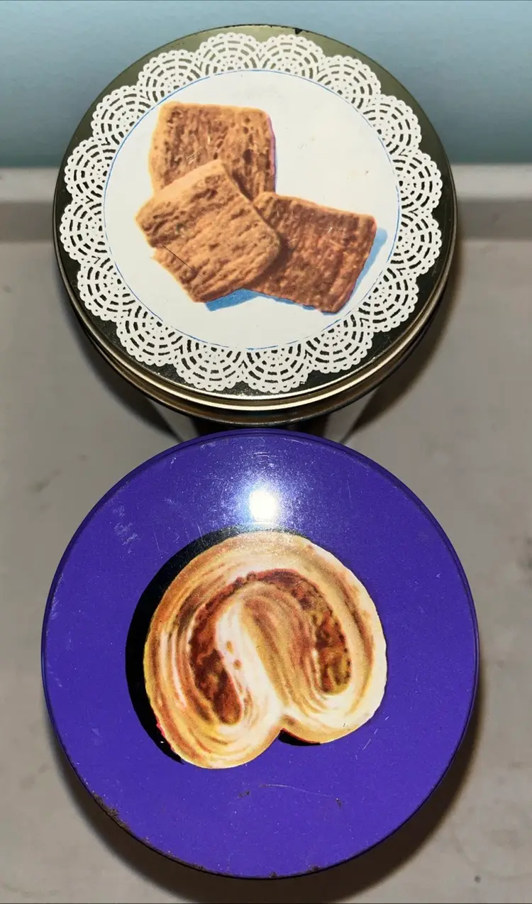Vintage Lot of 2 Van Doesburg Holland Tins Cheese Toasts & Dutch Cheese Hearties
