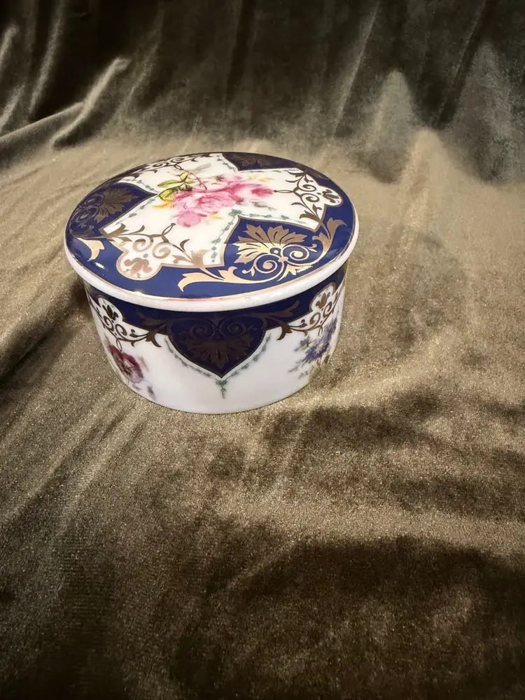 Andrea by Sadek Biltmore Estate Collection Vanderbilt Service Porcelain Jar