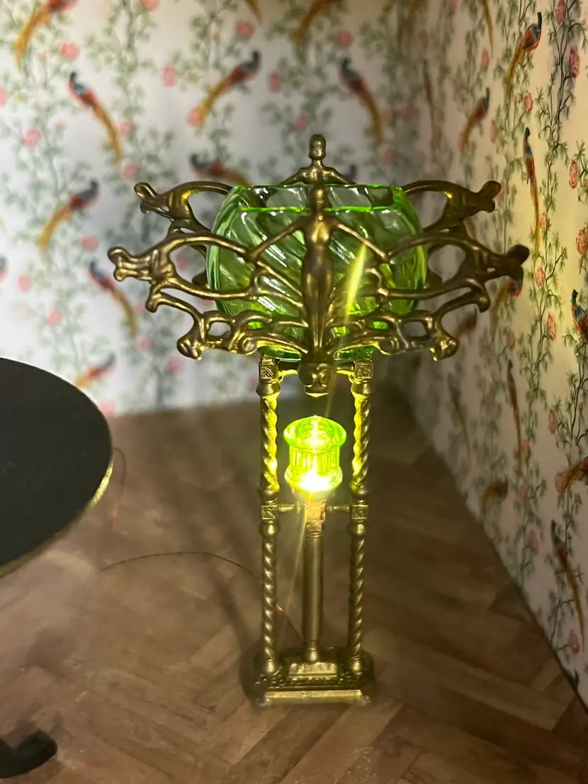 1:12 Miniature Dollhouse Victorian Fishbowl Terrarium Lighted