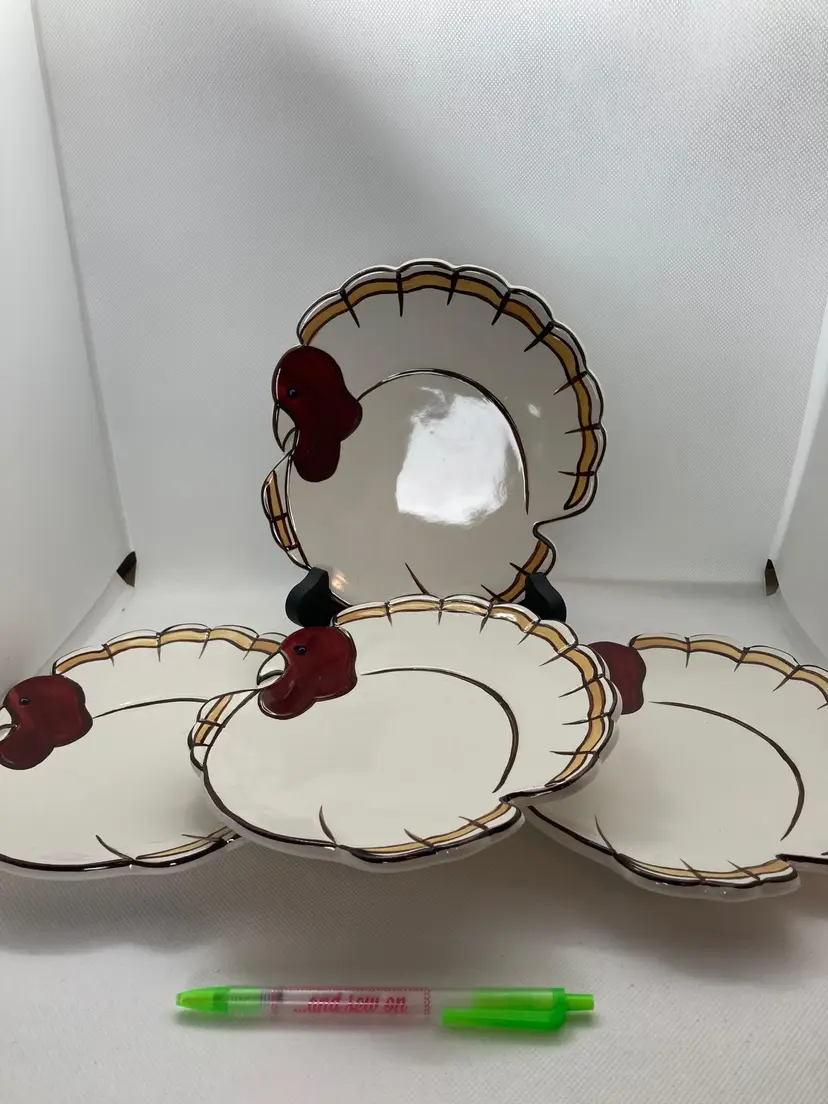 Pottery Barn,
4 Turkey plates