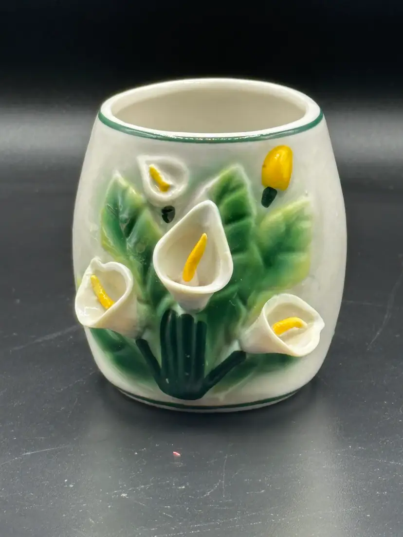 Vintage Cala Lily Ceramic Vase/Planter Cup 3D Raised Design 3.75”H