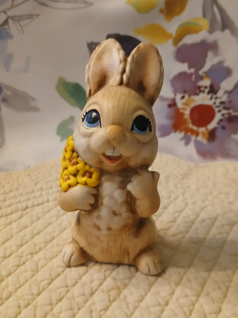 VTG Ceramic Big Eyes Bunny Rabbit Easter Figure Korea