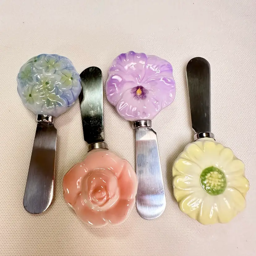 Vintage Ceramic & Stainless Steel Flowers Butter/Cheese Canapé Knives Set Of 4