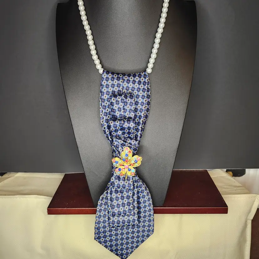 Upcycled Pearl Elegance Tie Necklace with Brooch