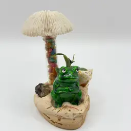 Vintage Whimsical Frog on the Beach with Mushroom Umbrella Scene, Ceramic and Shell Decor, Kitschy Artwork, From Alvin’s Island, Made in Florida