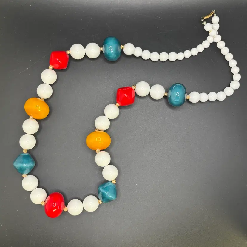 Vintage Large Plastic Bead Necklace 15” Drop