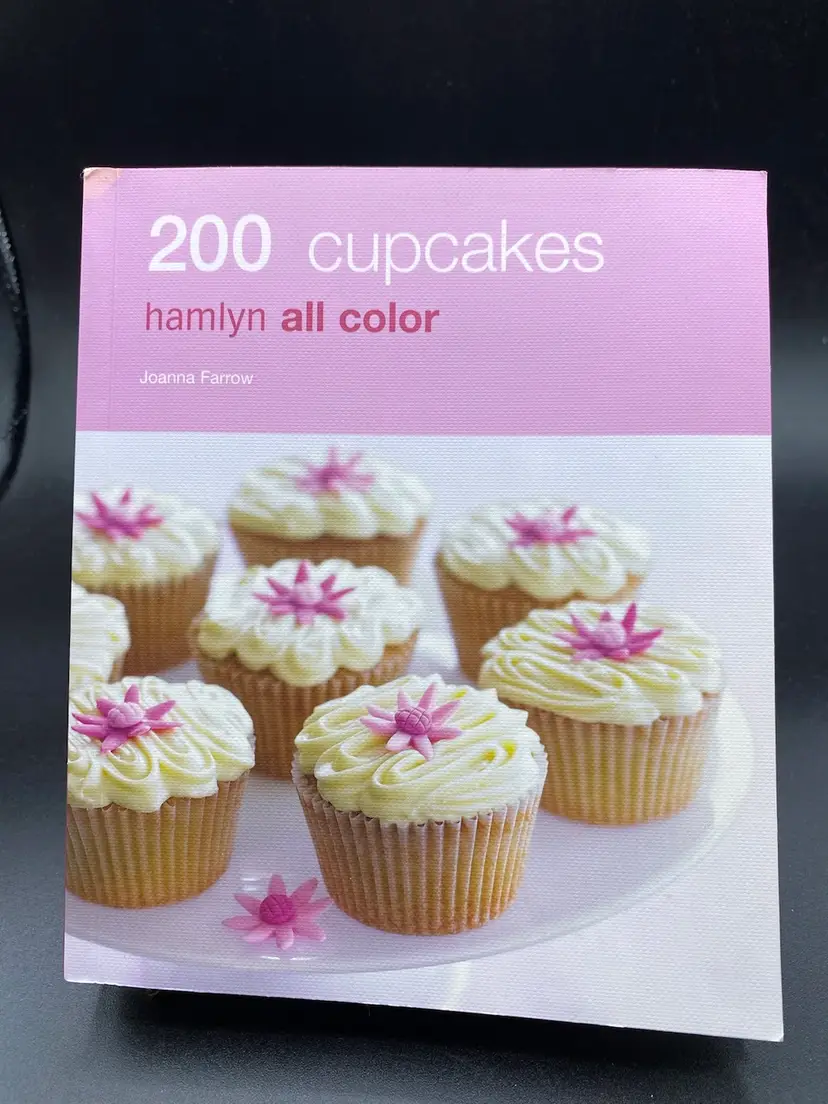200 Cupcakes Recipes