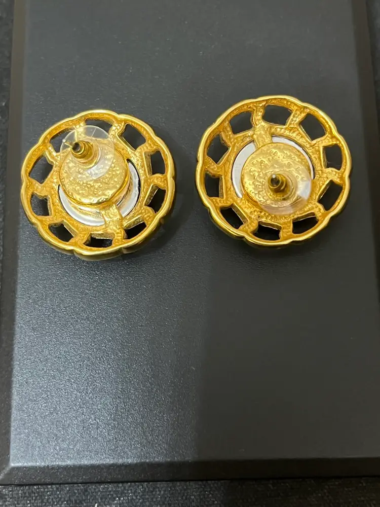 65) Vintage Gold Tone Blue Center Pierced Earrings