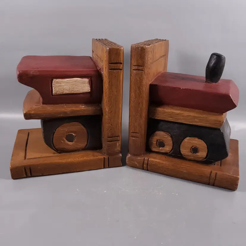 Hand Carved WOOD TRAIN Locomotive BOOKENDS SET Thai Int'l HANDICRAFT