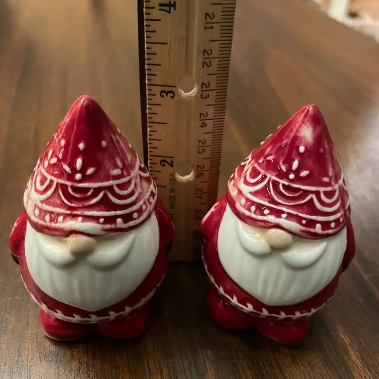 Salt & Pepper Christmas Gnomes 3"H